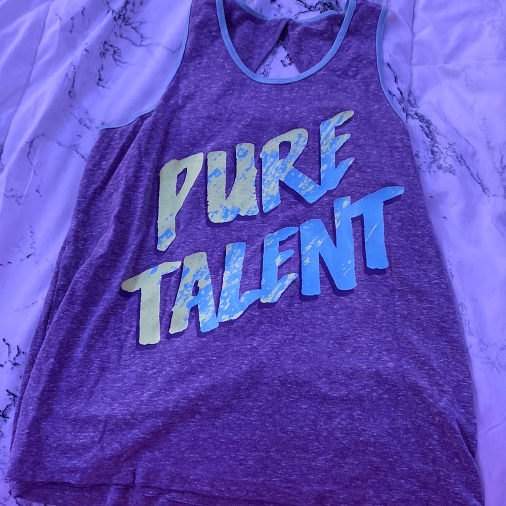 Athletic shirt